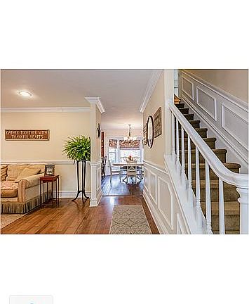 3rd image of 24 Park Woods Ln