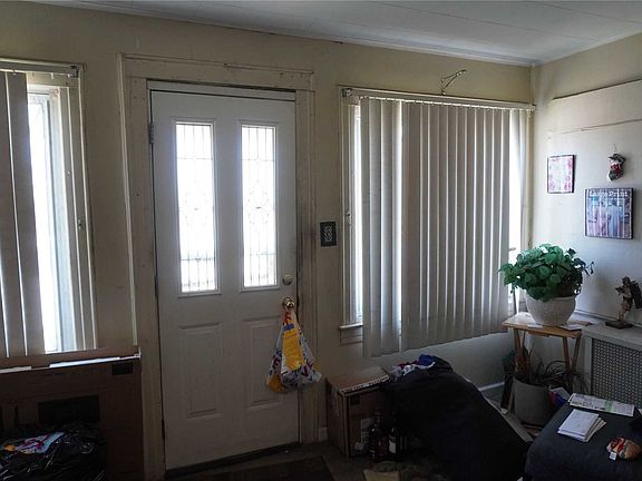 3rd image of 184-11 143rd Ave