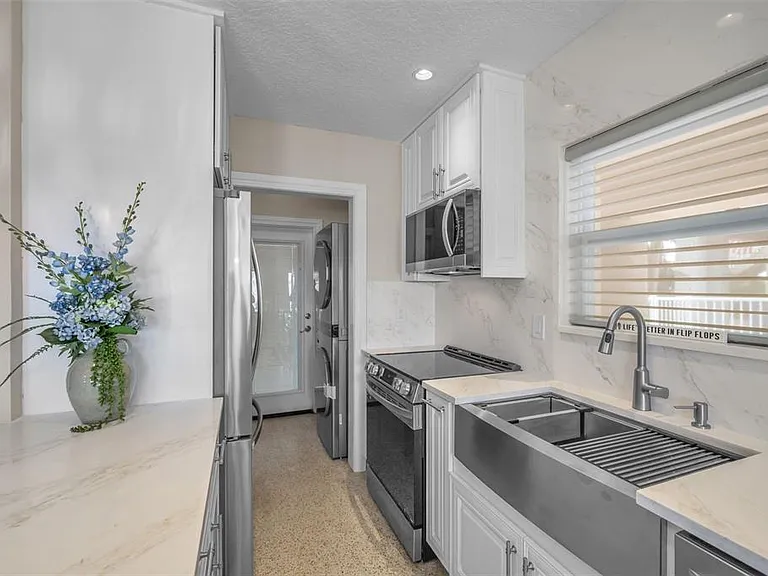 52 N Pine Cir — Photo 13