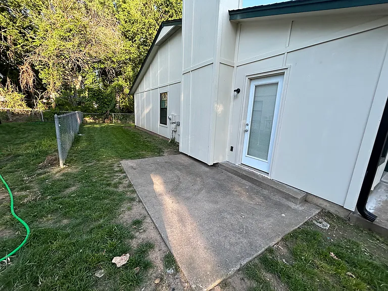 1115 N Narcissus Ave — Photo 15