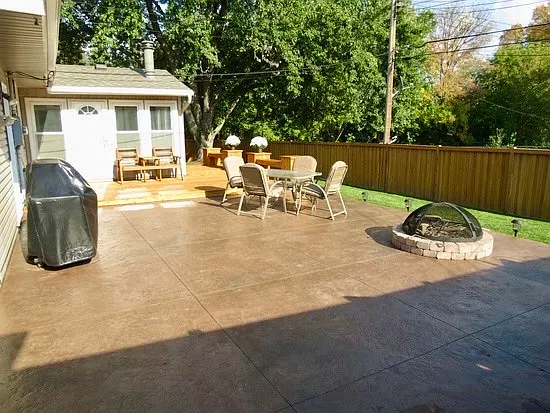 5 bed, 2048 sqft, $3,100 — Photo 3