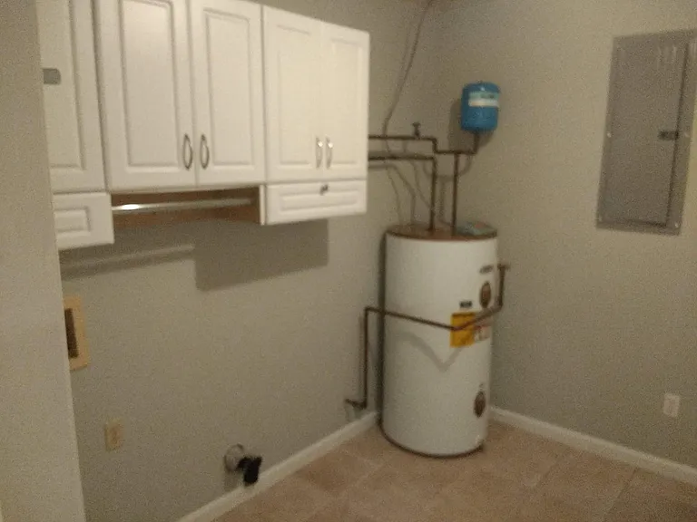 416 Floyd Cir — Photo 14