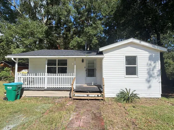 3216 Milstead Rd, Gautier, MS 39553