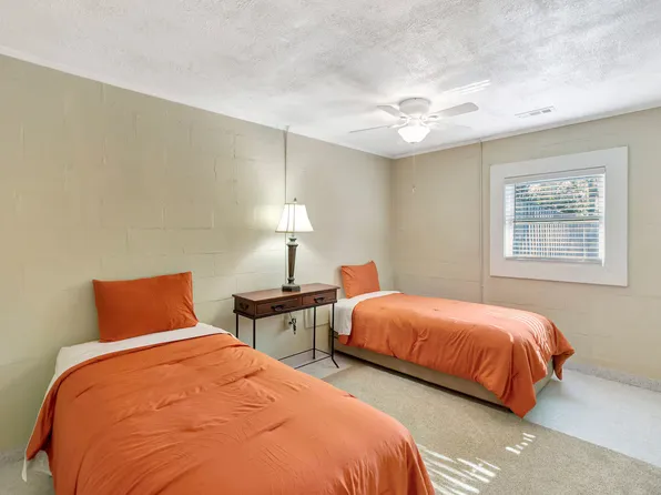 213 NE Main St, Easley, SC 29640