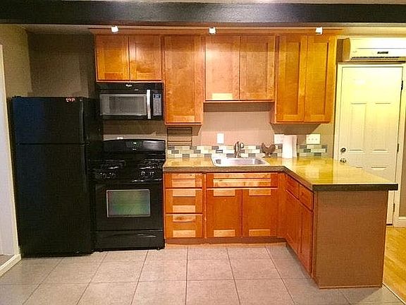 3rd image of 1525 Lincoln Ave