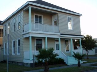 2001 24th St, Galveston, TX 77550