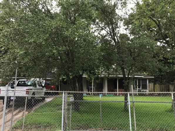 2001 Willhelm Dr, Bryan, TX 77803