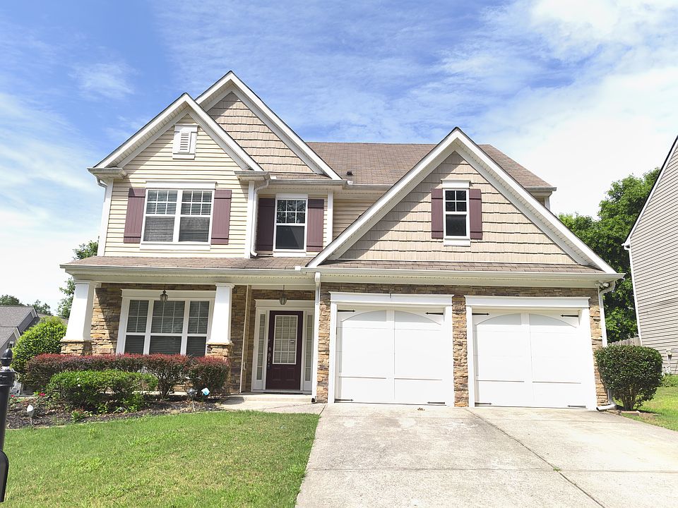 1st image of 2430 Woodford Ln