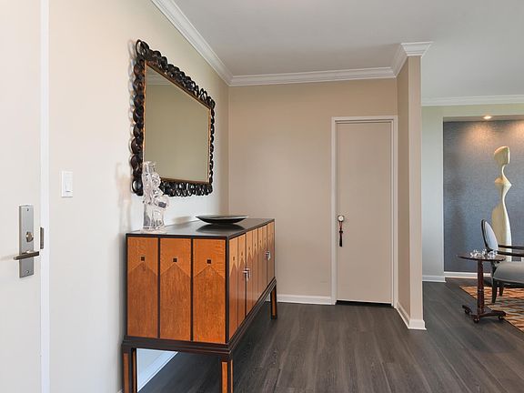 4th image of 27010 Grand Central Pkwy APT 25K