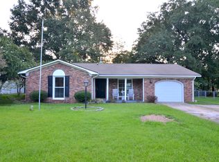 8319 Bordeaux Ct, North Charleston, SC 29406