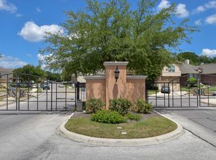 8922 Cordes Jct, Helotes, TX 78023