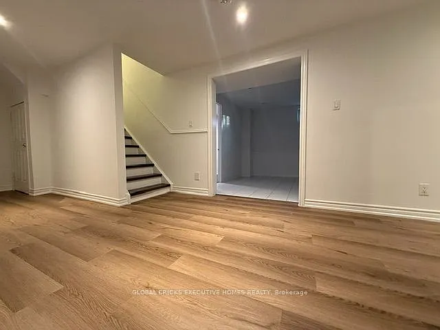 3 bed, $1,700 — Photo 1