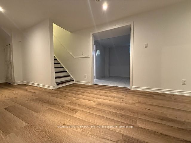 1st image of 66 Foundry Cres
