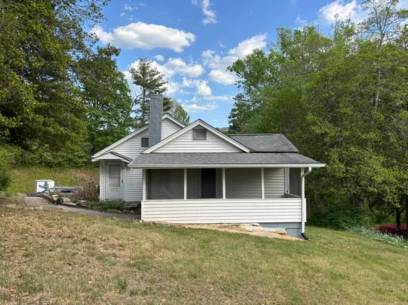 16 Miracle Dr, Asheville, NC 28803
