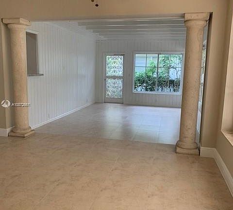 5th image of 917 Pizarro St