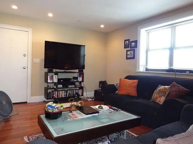 19 Carson St #6C — Photo 4