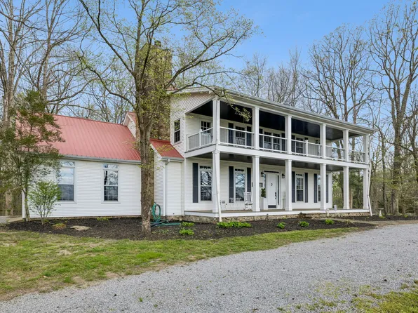 901 Town Branch Rd, Charlotte, TN 37036