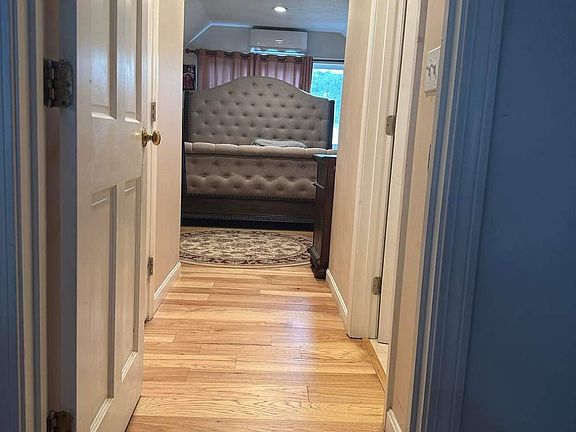 2nd image of 39 Plantation Cir #1