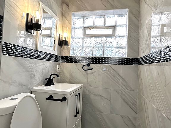 4th image of 5811 W Lawrence Ave #1