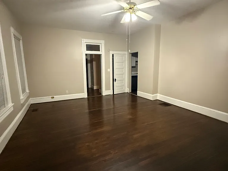 604 Boulevard SE #B — Photo 3