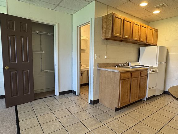 4th image of 535 S Lincoln St #5