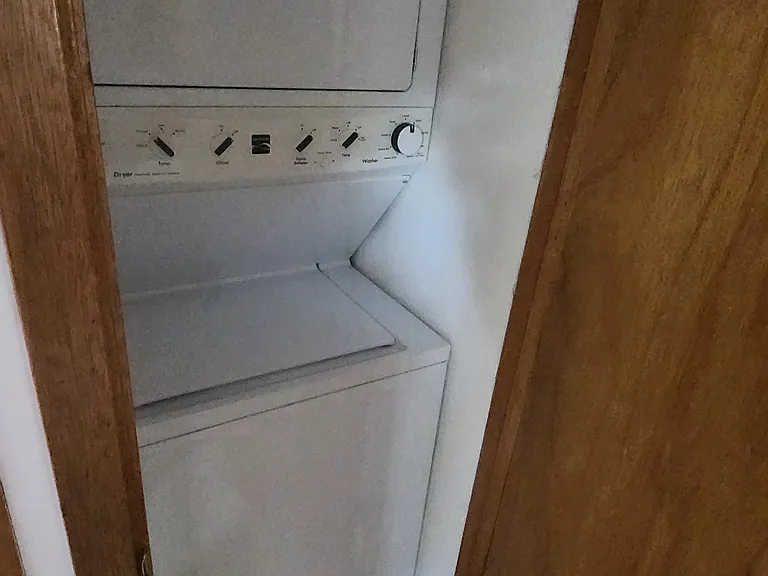 225 E Dakota St — Photo 6
