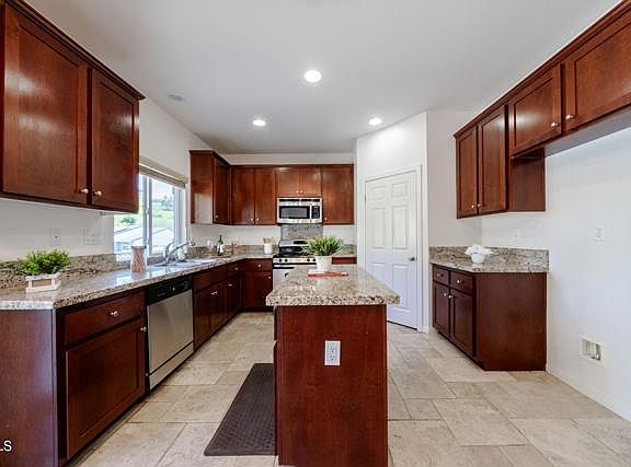 5th image of 3743 Hawley Ave