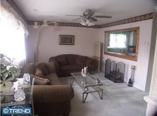 23 Fomalhaut Ct, Turnersville, NJ 08012