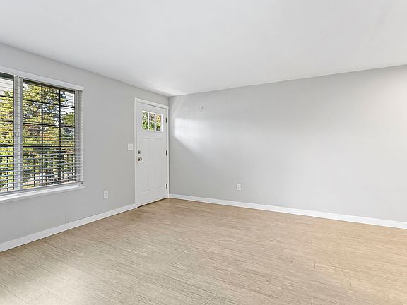 5th image of 6804-6838 N Richmond Ave #6830