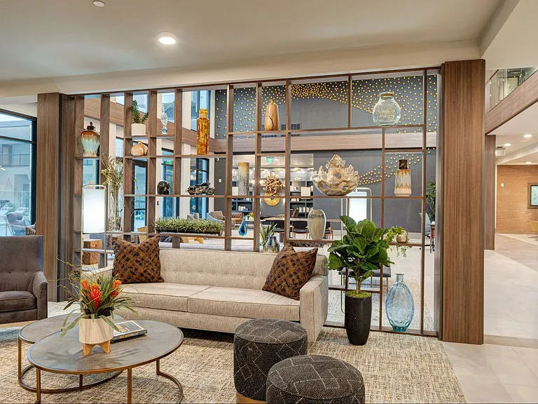 Scottsdale Grand — Photo 38