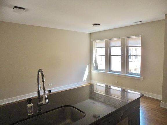 3rd image of 5060 N Winchester Ave #3VW