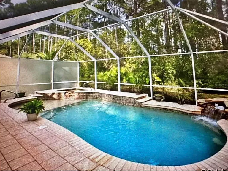 28 Edward Dr — Photo 3