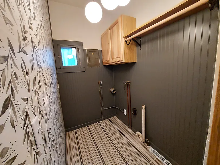 204 S Hazel St — Photo 4
