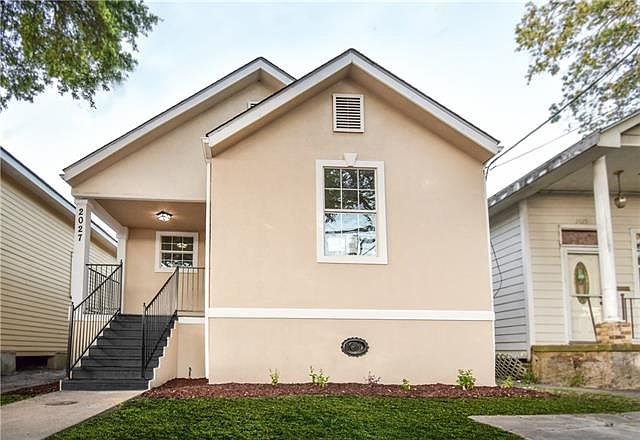 1st image of 2027 Jackson Ave