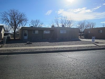 1st image of 725 W Manana Blvd