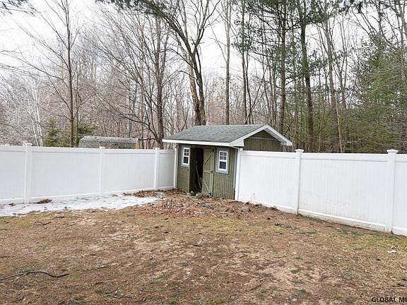 3rd image of 32 Juniper Dr
