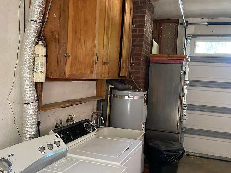 1042 Winchester Ave — Photo 25