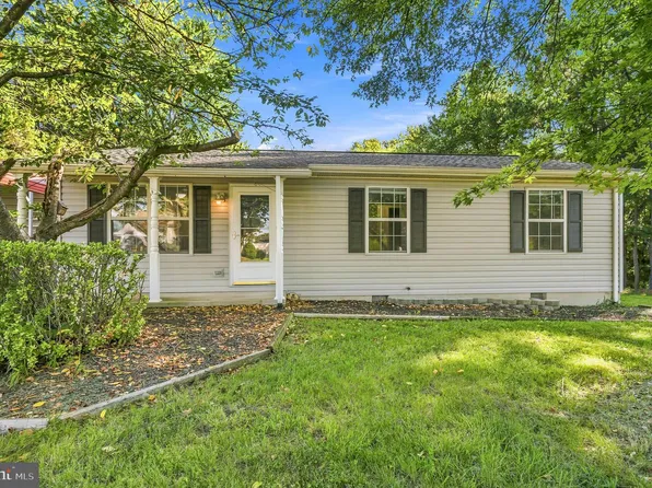 49 Carter Ln, Inwood, WV 25428