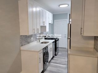 730 W Roscoe St #1W, Chicago, IL 60657