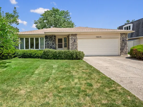 7925 Farmingdale Dr, Darien, IL 60561