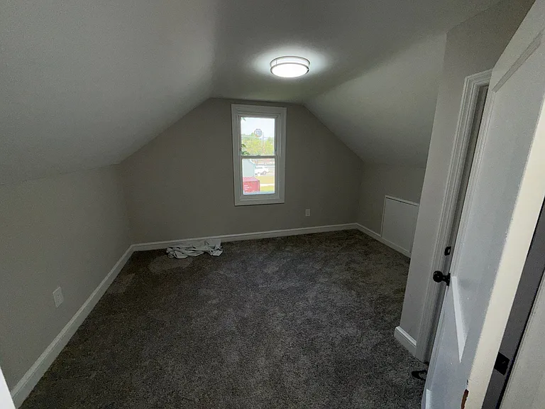 7520 Burgess Ln — Photo 24