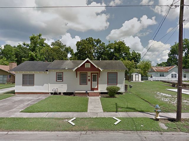 1st image of 413 Bank Ave