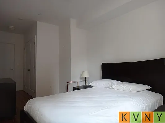Rented by KVNY Soho | media 9