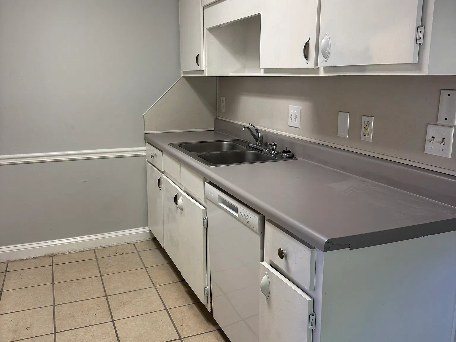 815 Benner Ave — Photo 4