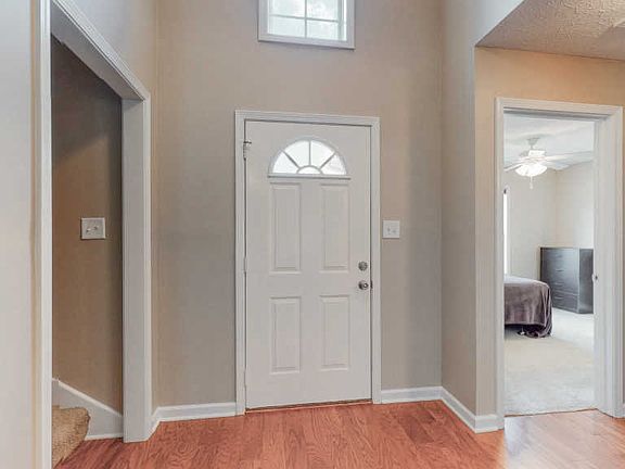 3rd image of 583 Cedar Valley Dr