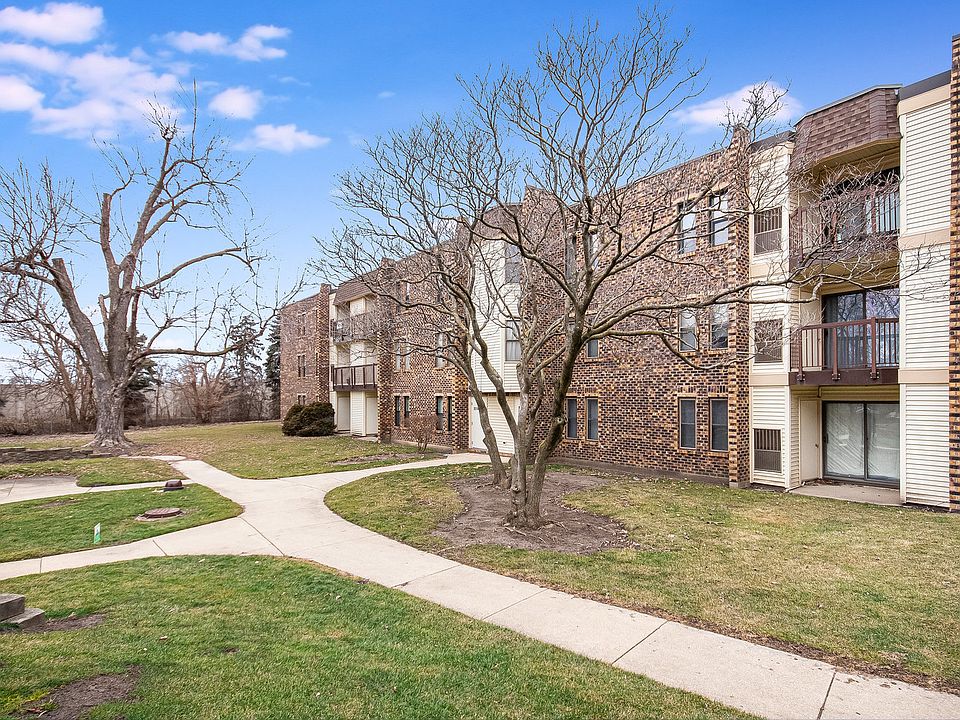 1st image of 2218 Country Club Dr APT 16