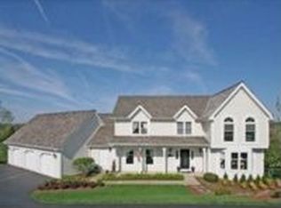 24450 N Grandview Dr, Lake Barrington, IL