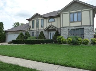1533 Pine View Ct, Darien, IL 60561