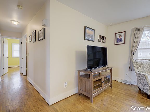 4th image of 1474 Lockewood Dr SE