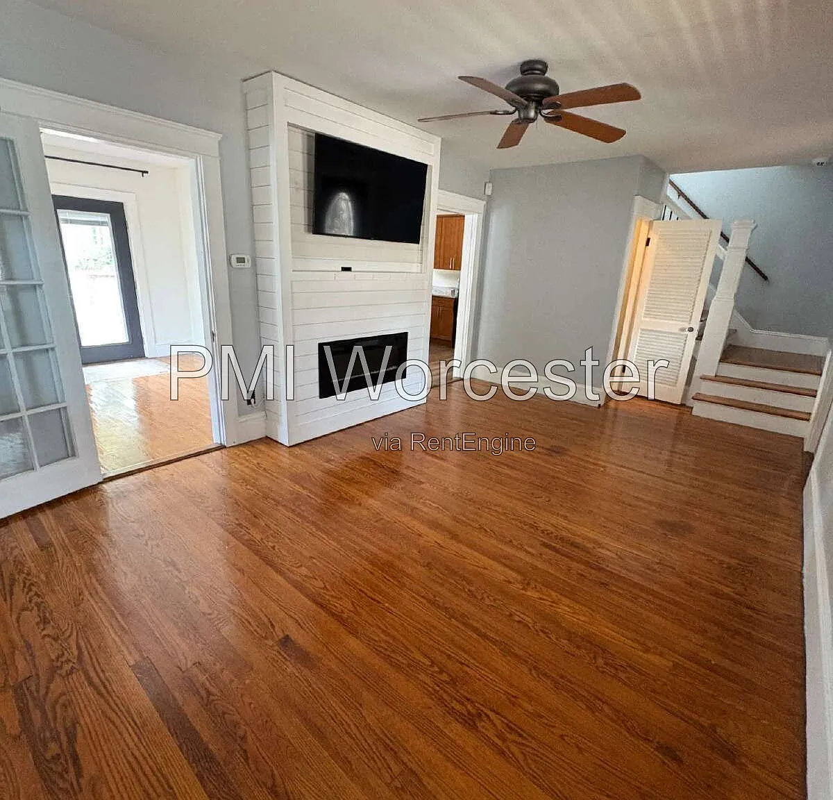 3 bed, 2.0 bath, 1252 sqft, $3,090 — Photo 4